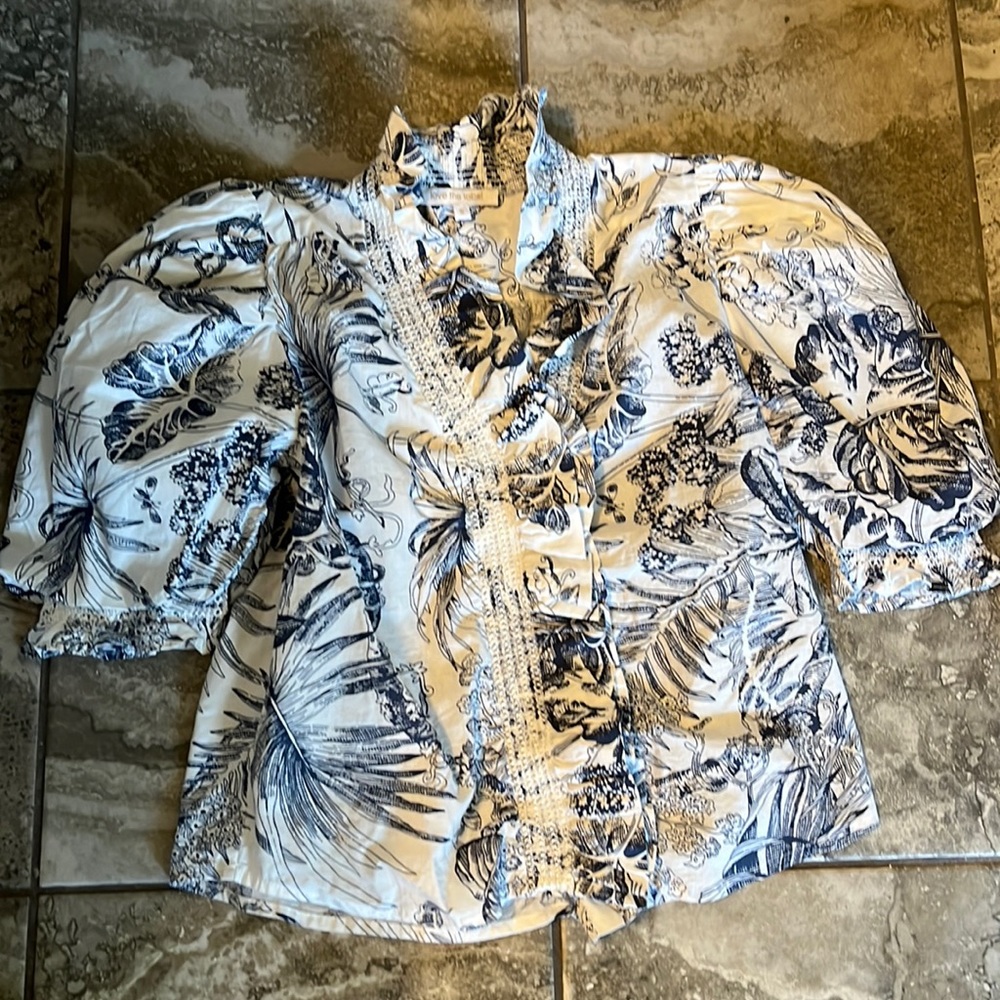 Love the Label Zuri top size small!!